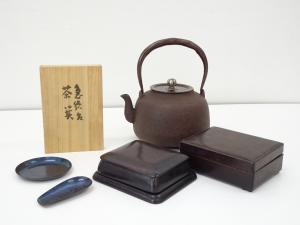 鉄瓶・玉川堂 急須台と茶合・唐木煙草入れ 山